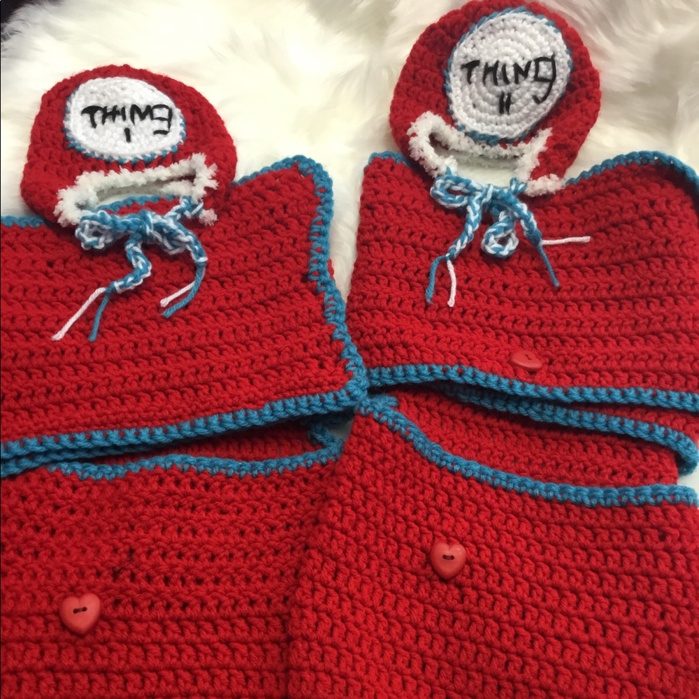 O-6 months Twin Thing 1 Thing 2 bunting photo prop